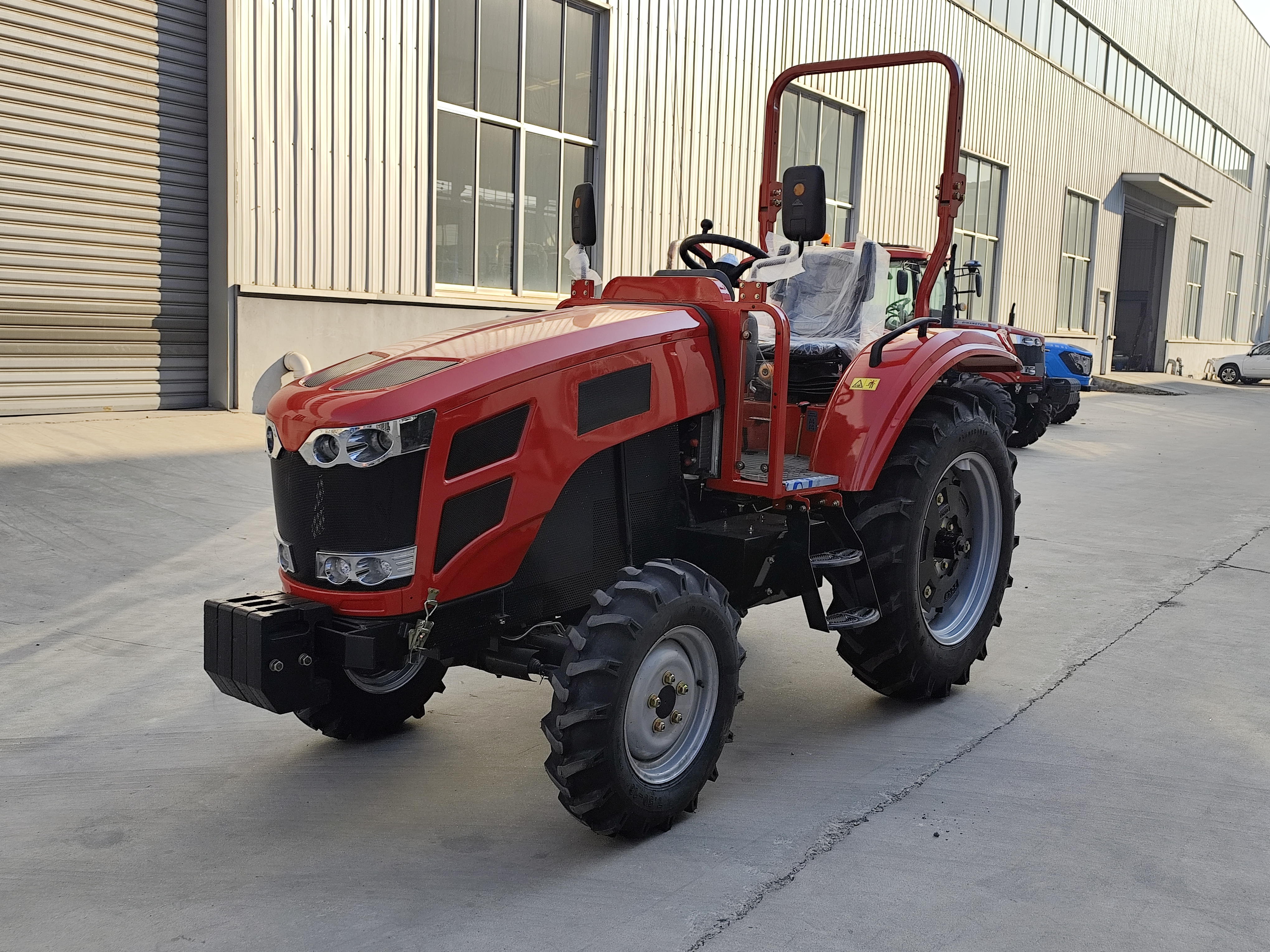 Electric Tractors Lead Novam Progressionem Agricultural Machinery