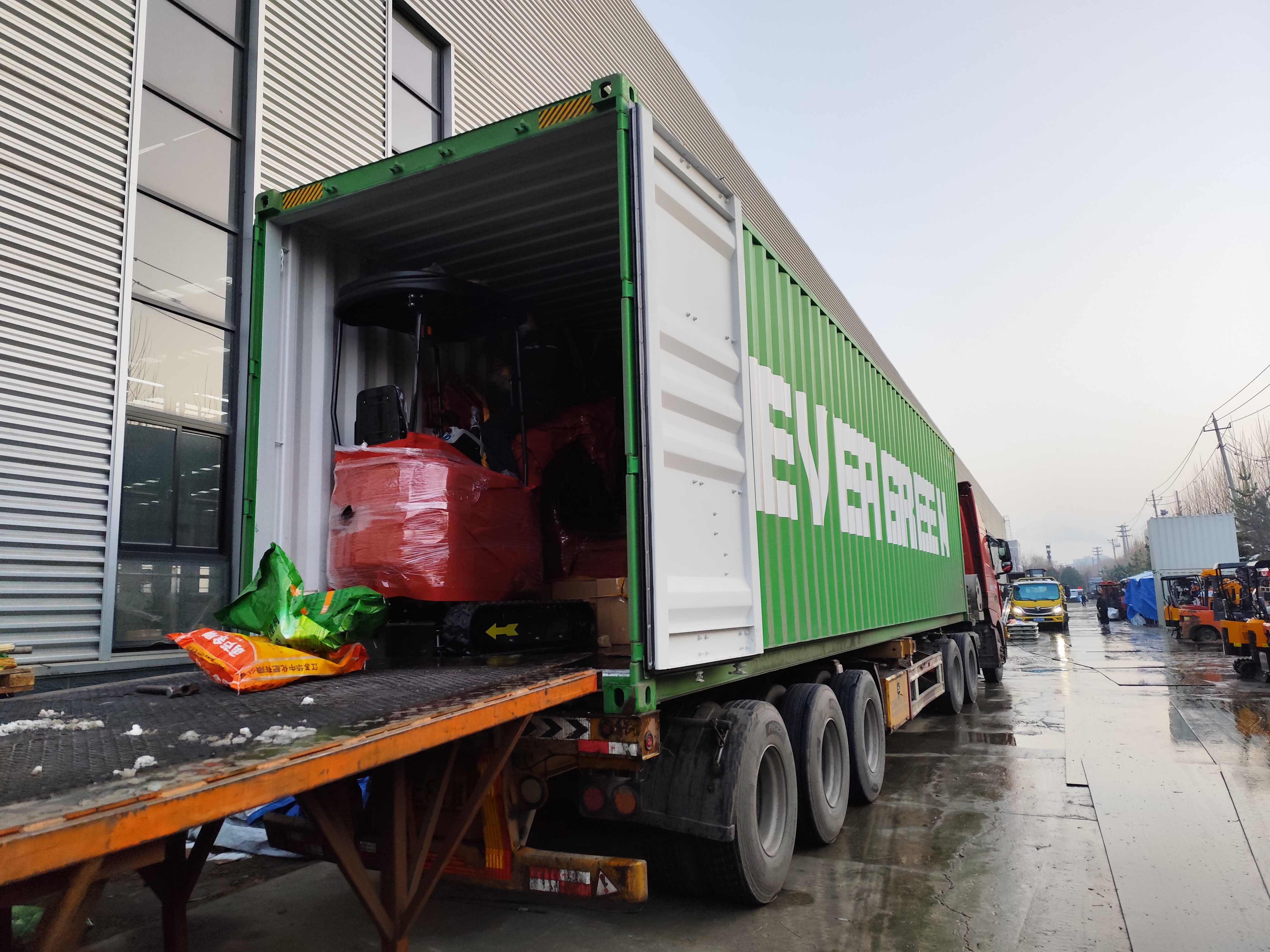 French customer mini CAVATOR productio perficitur et uit